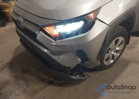 2021 Toyota Rav4 Le z USA, uszkodzony, nr VIN 2T3F1RFV6MC159008